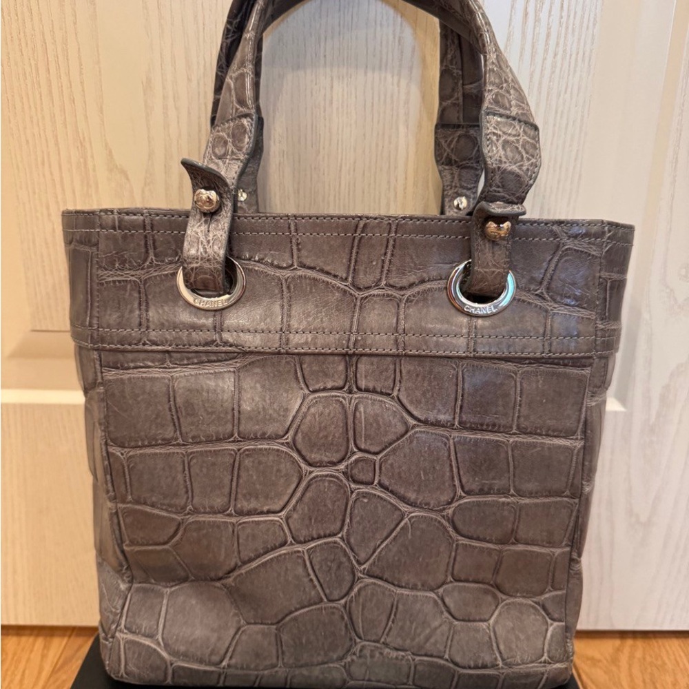 CHANEL BIARRITZ MATTE ALLIGATOR GREY TOTE